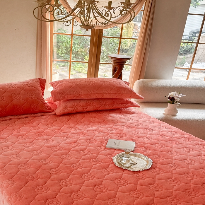 91家纺网 家纺一手货源 找家纺 7V 2025新款牛奶绒床盖 奶桔