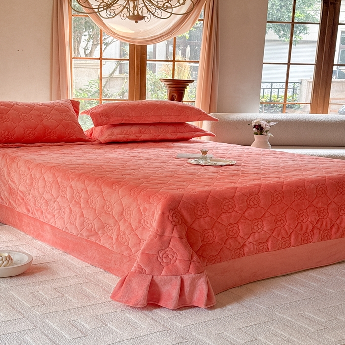 91家纺网 家纺一手货源 找家纺 7V 2025新款牛奶绒床盖 奶桔