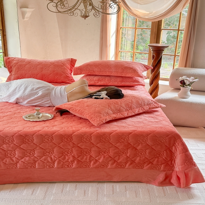 91家纺网 家纺一手货源 找家纺 7V 2025新款牛奶绒床盖 奶桔