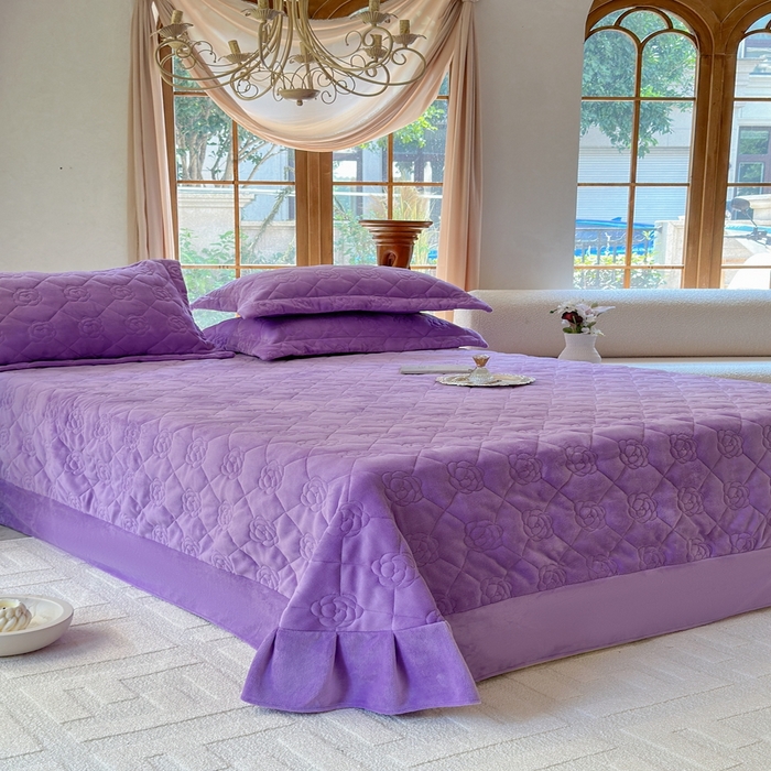 91家纺网 家纺一手货源 找家纺 7V 2025新款牛奶绒床盖 魅紫