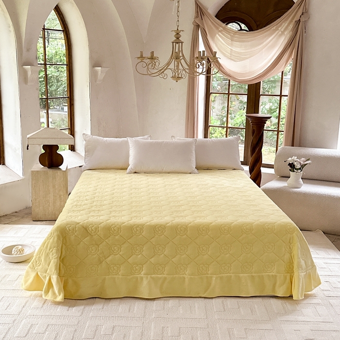 91家纺网 家纺一手货源 找家纺 7V 2025新款牛奶绒床盖 嫩黄