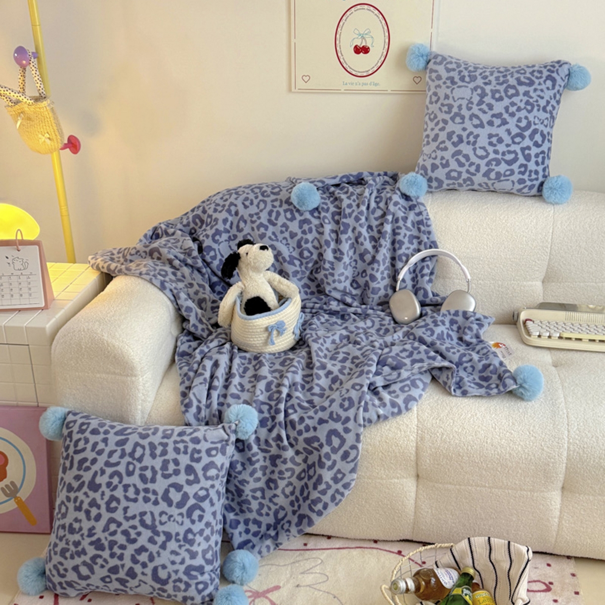 91家纺网 家纺一手货源 找家纺 （总）希诺家居 2025新款牛奶绒豹纹毛球毯子居家博主甜咖风格球球毛毯