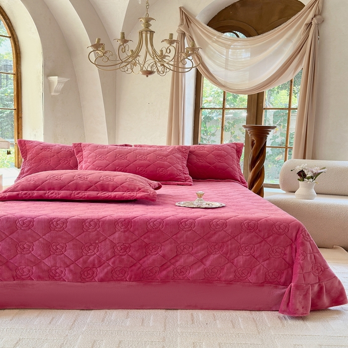 91家纺网 家纺一手货源 找家纺 7V 2025新款牛奶绒床盖 豆沙