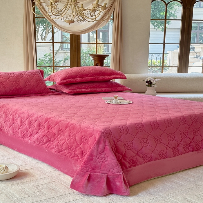 91家纺网 家纺一手货源 找家纺 7V 2025新款牛奶绒床盖 豆沙