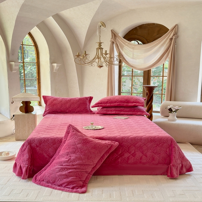 91家纺网 家纺一手货源 找家纺 7V 2025新款牛奶绒床盖 豆沙