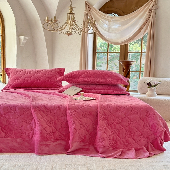 91家纺网 家纺一手货源 找家纺 7V 2025新款牛奶绒床盖 豆沙