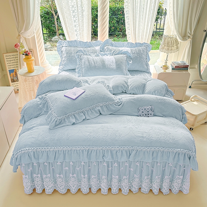 91家纺网 家纺一手货源 找家纺 （总）罗艺轩【控价】 2025新款立体雕花牛奶绒加厚保暖床裙款四件套-安琪儿