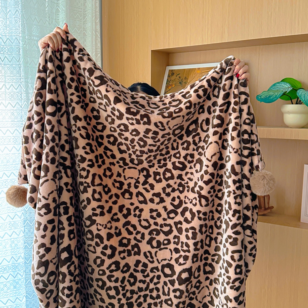 91家纺网 家纺一手货源 找家纺 希诺家居 2025新款牛奶绒豹纹毛球毯子居家博主甜咖风格球球毛毯 毛毯 豹纹-咖