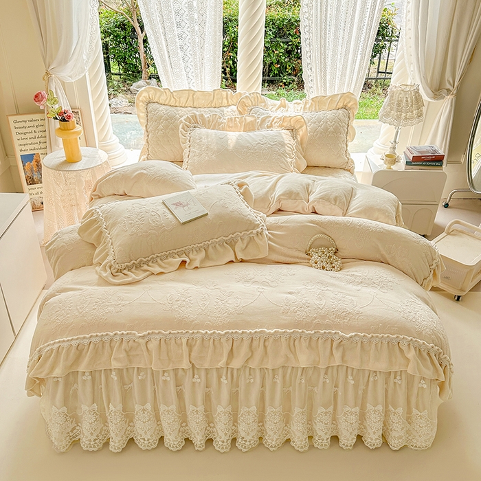 91家纺网 家纺一手货源 找家纺 （总）罗艺轩【控价】 2025新款立体雕花牛奶绒加厚保暖床裙款四件套-安琪儿