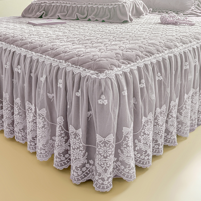 91家纺网 家纺一手货源 找家纺 罗艺轩【控价】 2025新款立体雕花牛奶绒加厚保暖床裙款四件套-安琪儿 安琪儿-灰