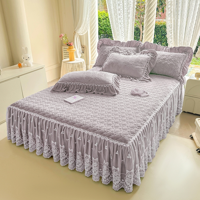 91家纺网 家纺一手货源 找家纺 罗艺轩【控价】 2025新款立体雕花牛奶绒加厚保暖床裙款四件套-安琪儿 安琪儿-灰