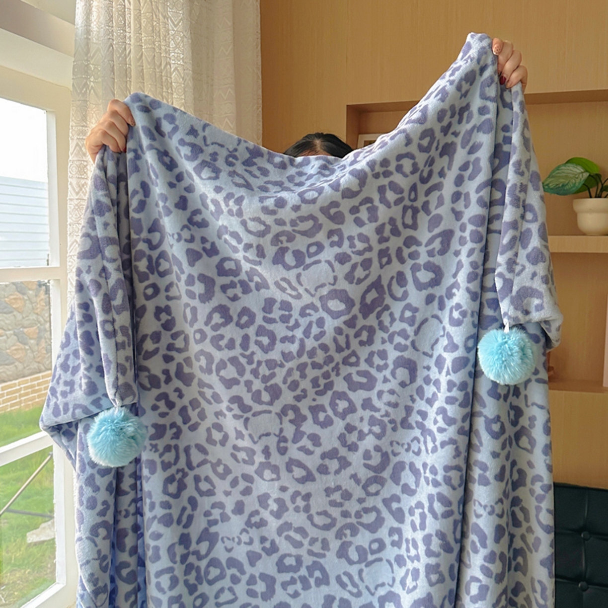 91家纺网 家纺一手货源 找家纺 希诺家居 2025新款牛奶绒豹纹毛球毯子居家博主甜咖风格球球毛毯 毛毯 豹纹-蓝