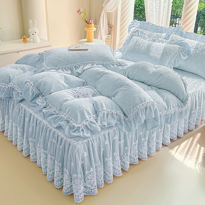 91家纺网 家纺一手货源 找家纺 罗艺轩【控价】 2025新款立体雕花牛奶绒加厚保暖床裙款四件套-安琪儿 安琪儿-蓝