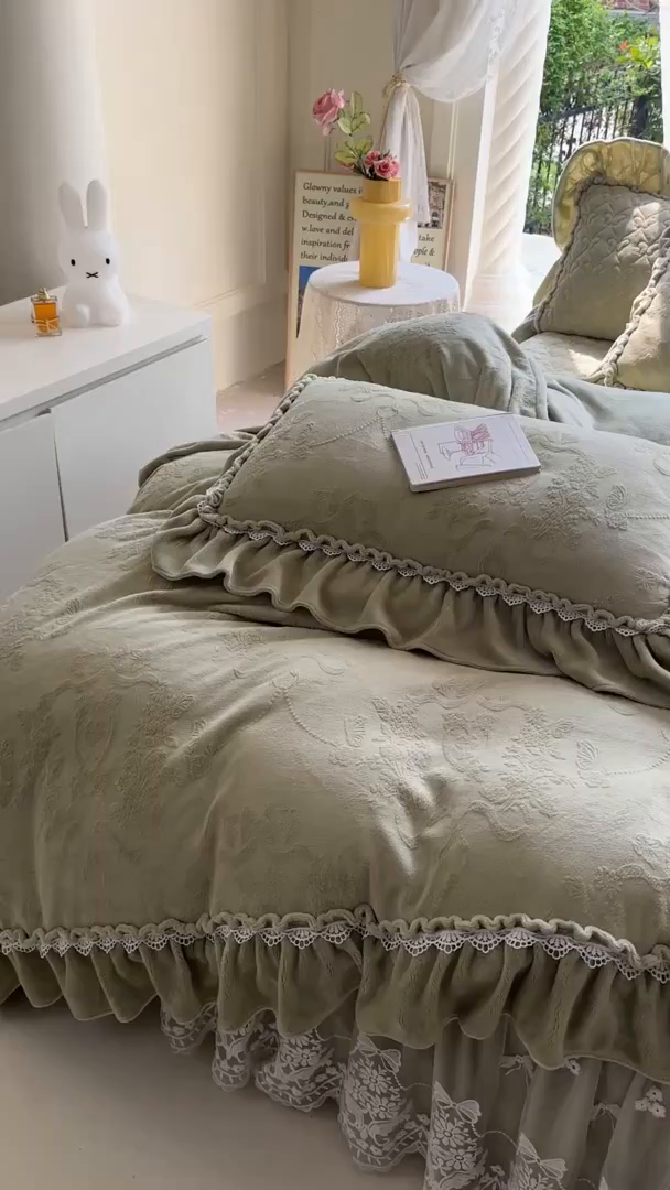 91家纺网 家纺一手货源 找家纺 罗艺轩【控价】 2025新款立体雕花牛奶绒加厚保暖床裙款四件套-安琪儿 安琪儿-绿