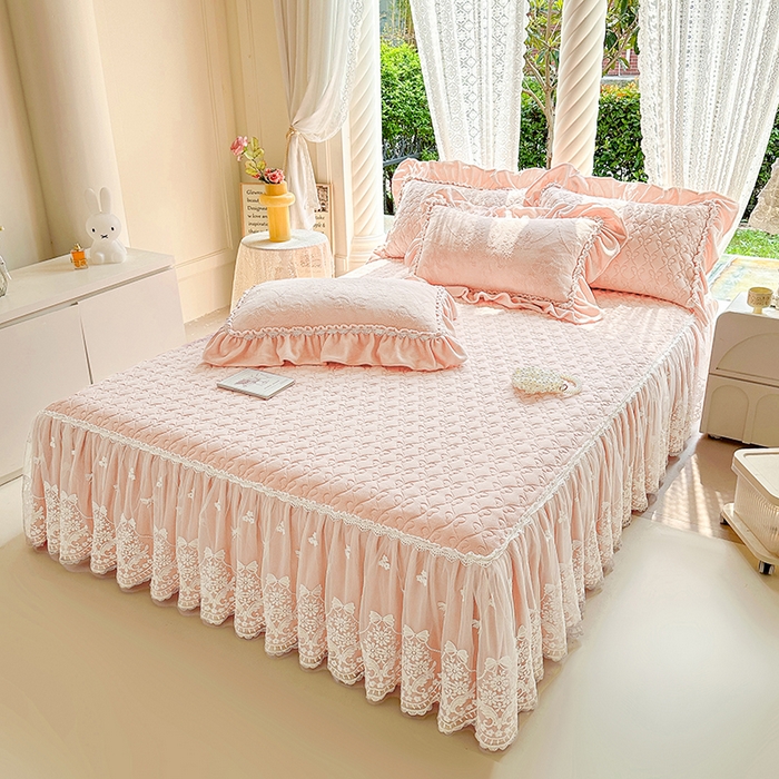 91家纺网 家纺一手货源 找家纺 罗艺轩【控价】 2025新款立体雕花牛奶绒加厚保暖床裙款四件套-安琪儿 安琪儿-玉