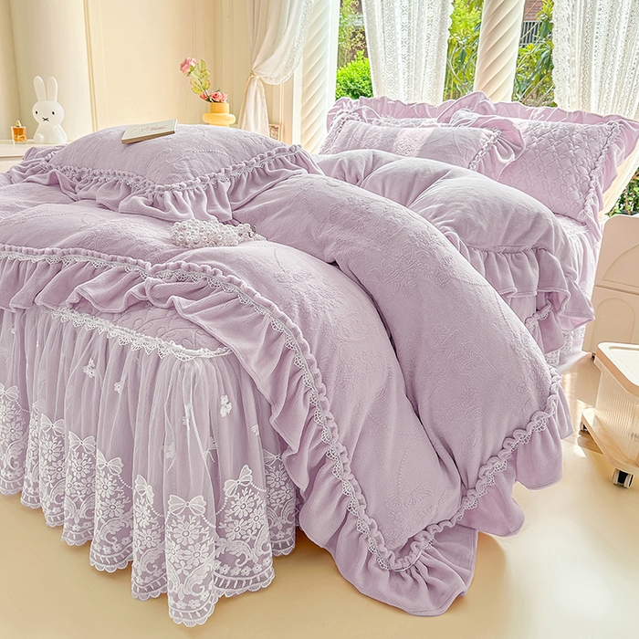 91家纺网 家纺一手货源 找家纺 罗艺轩【控价】 2025新款立体雕花牛奶绒加厚保暖床裙款四件套-安琪儿 安琪儿-紫