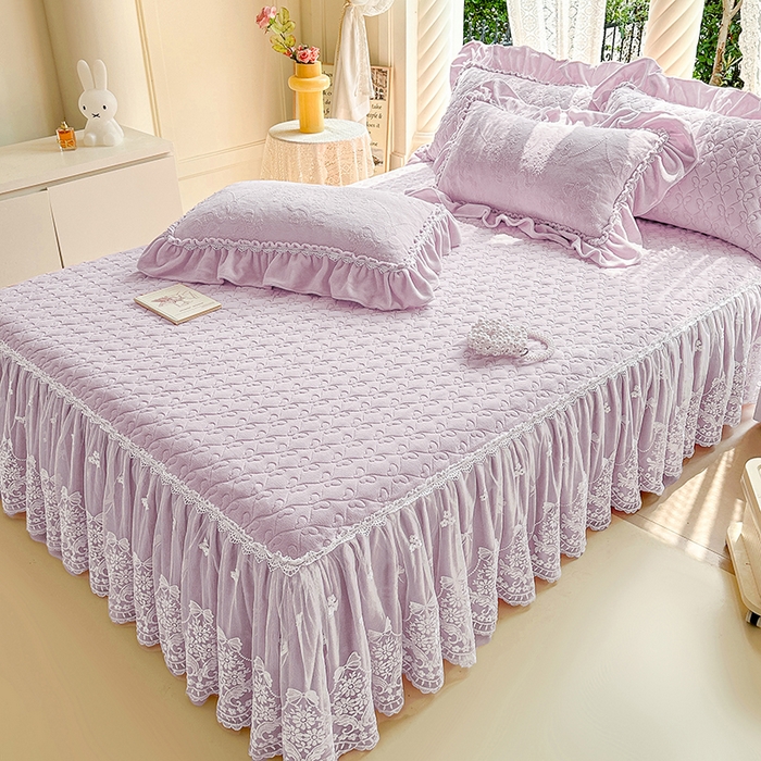 91家纺网 家纺一手货源 找家纺 罗艺轩【控价】 2025新款立体雕花牛奶绒加厚保暖床裙款四件套-安琪儿 安琪儿-紫