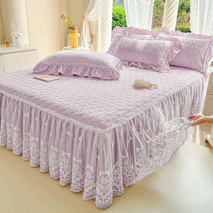 91家纺网 家纺一手货源 找家纺 罗艺轩【控价】 2025新款立体雕花牛奶绒加厚保暖床裙款四件套-安琪儿 安琪儿-紫