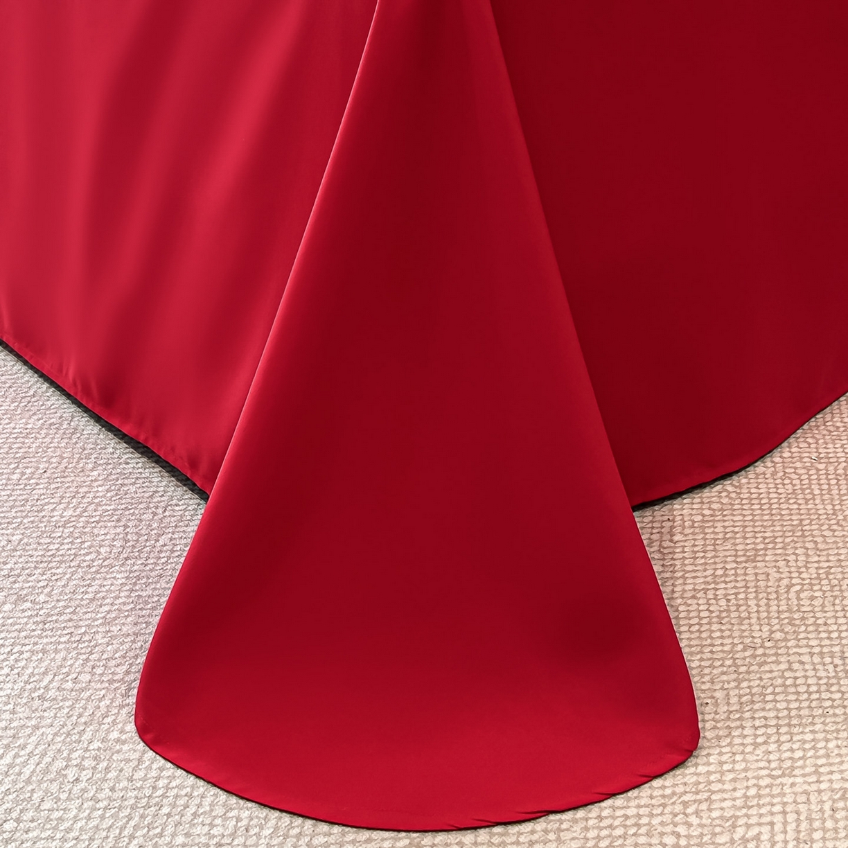 91家纺网 家纺一手货源 找家纺 博纳家纺 2025新款亲肤棉高端色这提花婚庆镂空宽边高级简奢款拼四件套 控价劵后188（严格按控价来） 伊芙琳-酒红