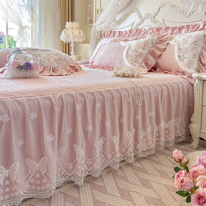 91家纺网 家纺一手货源 找家纺 （总）宜凡家纺 2025新款婴儿绒压花撞色双拼夹棉床裙四件套