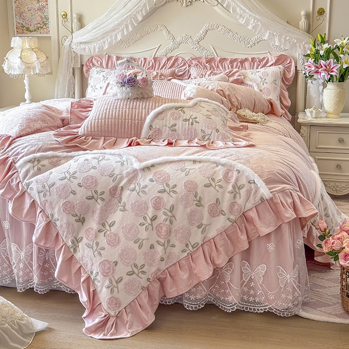 91家纺网 家纺一手货源 找家纺 （总）宜凡家纺 2025新款婴儿绒压花撞色双拼夹棉床裙四件套