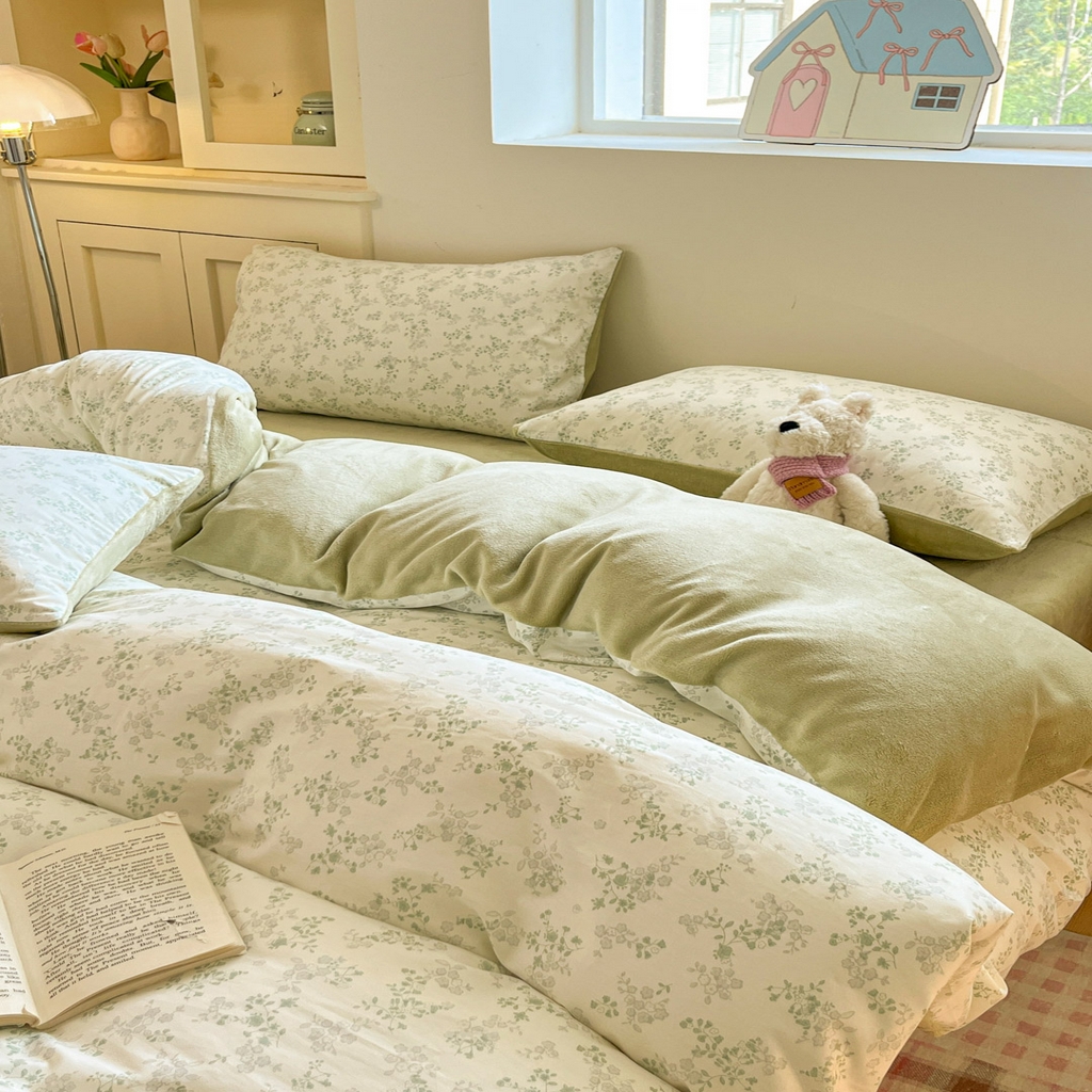 91家纺网 家纺一手货源 找家纺 麦伦家居 2025秋冬新款多功能床品全棉+牛奶绒印花四件套 春风里绿