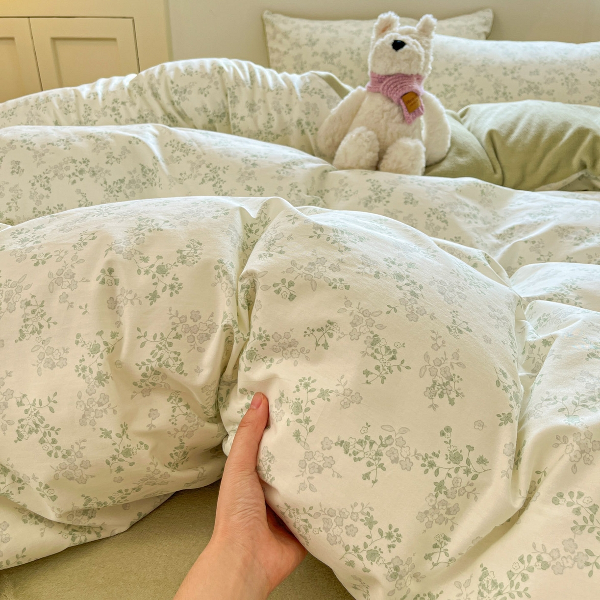 91家纺网 家纺一手货源 找家纺 麦伦家居 2025秋冬新款多功能床品全棉+牛奶绒印花四件套 春风里绿