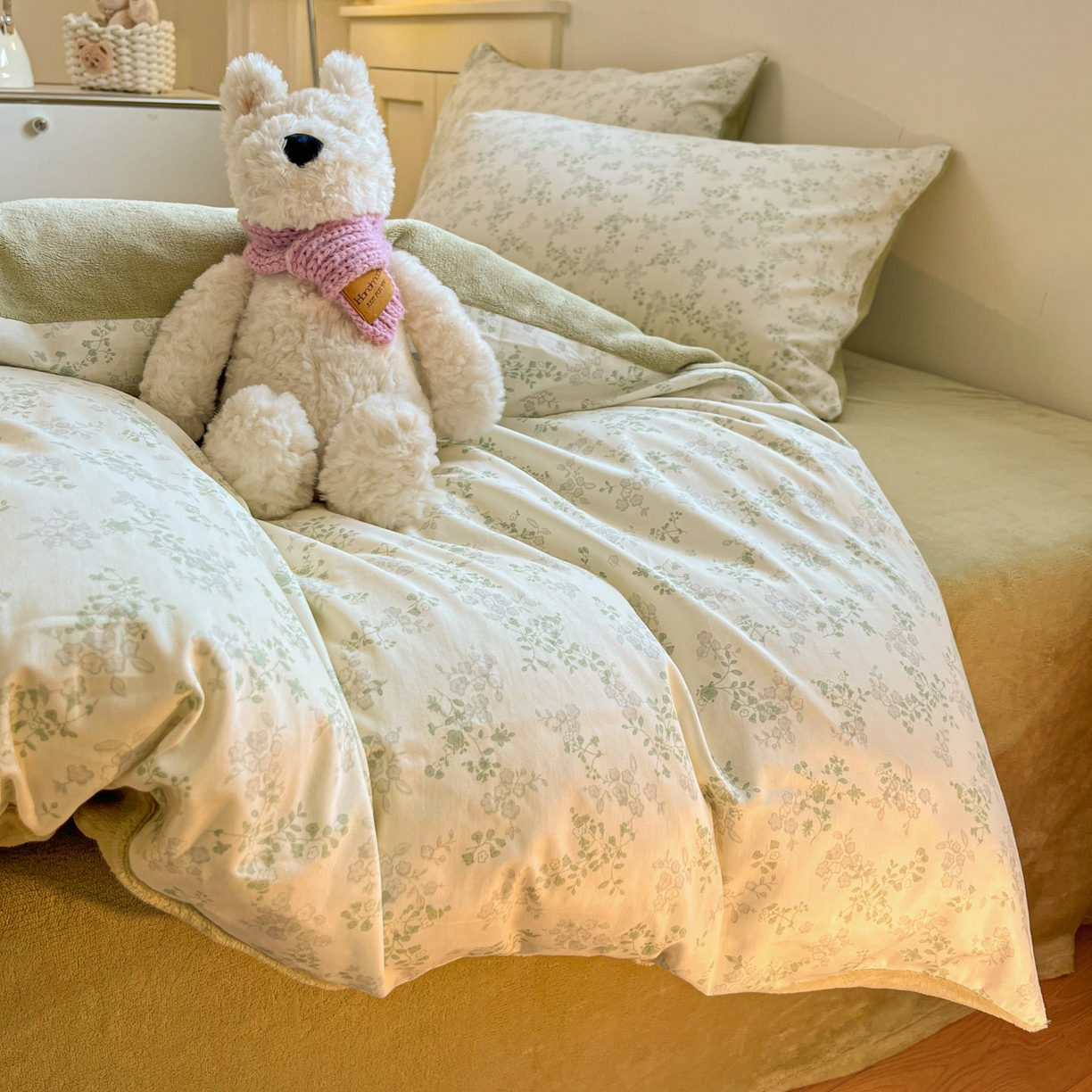 91家纺网 家纺一手货源 找家纺 麦伦家居 2025秋冬新款多功能床品全棉+牛奶绒印花四件套 春风里绿