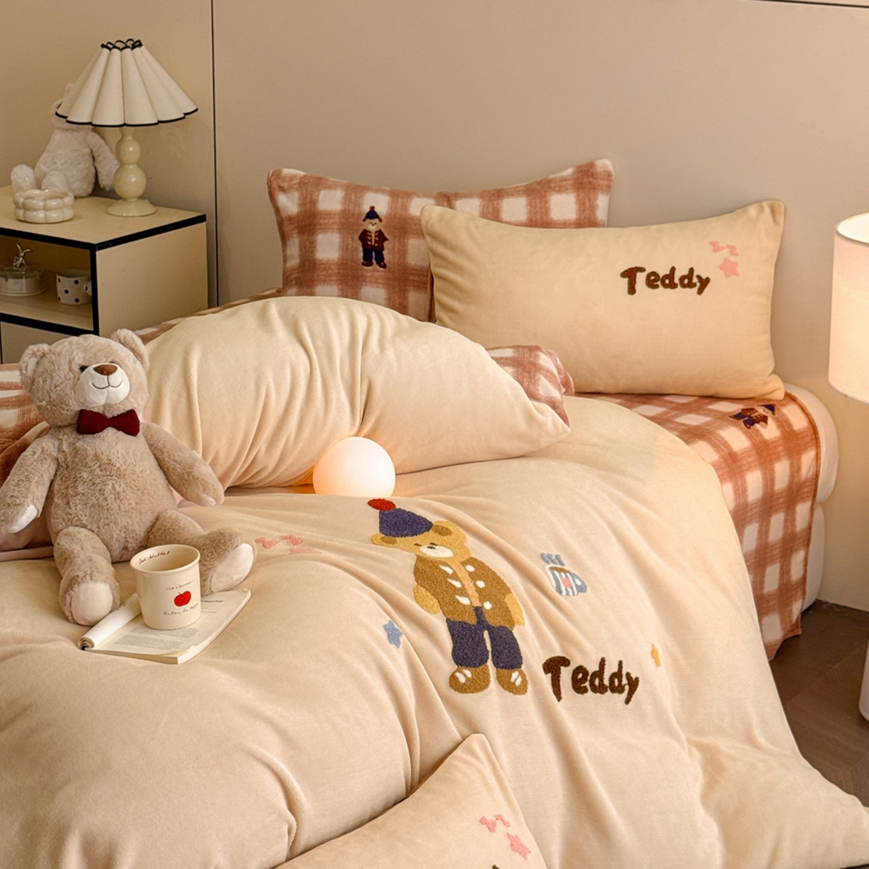 91家纺网 家纺一手货源 找家纺 （总）博纳家纺 2025新款200克毛巾绣印花双拼加厚牛奶绒四件套