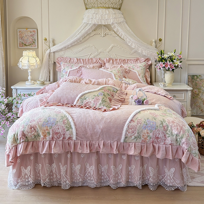 91家纺网 家纺一手货源 找家纺 （总）宜凡家纺 2025新款婴儿绒压花撞色双拼夹棉床裙四件套