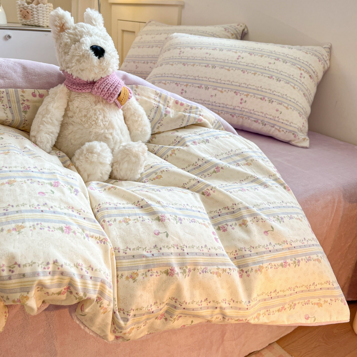 91家纺网 家纺一手货源 找家纺 麦伦家居 2025秋冬新款多功能床品全棉+牛奶绒印花四件套 花季时光