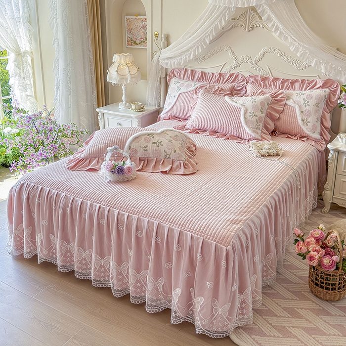 91家纺网 家纺一手货源 找家纺 宜凡家纺 2025新款婴儿绒压花撞色双拼夹棉床裙四件套 床裙款-花曦