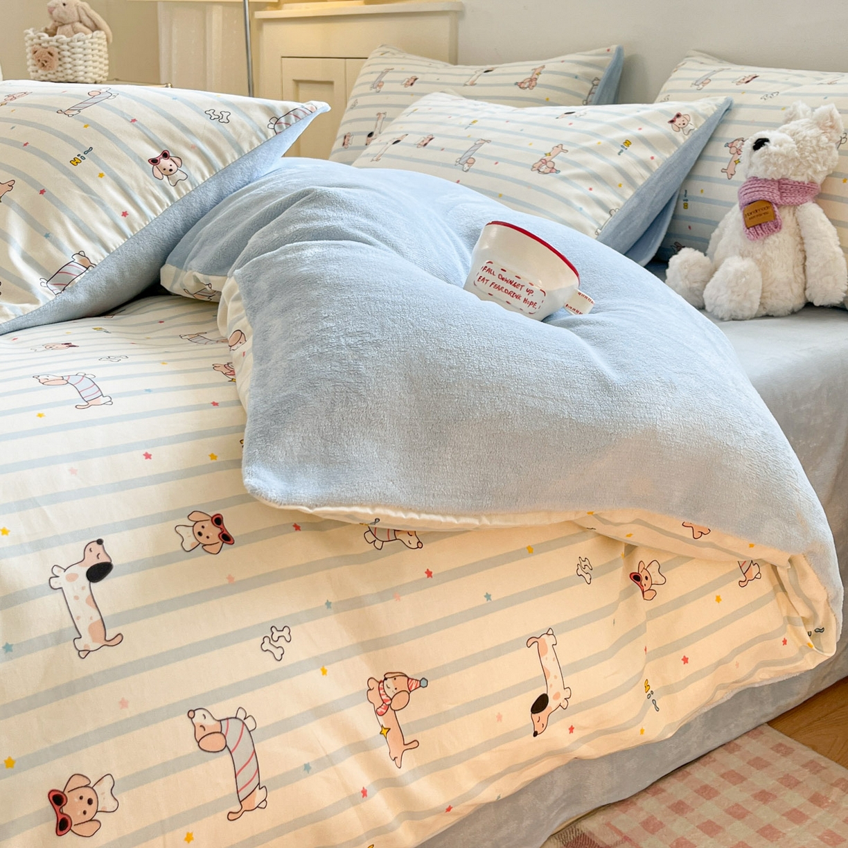 91家纺网 家纺一手货源 找家纺 麦伦家居 2025秋冬新款多功能床品全棉+牛奶绒印花四件套 机灵旺仔