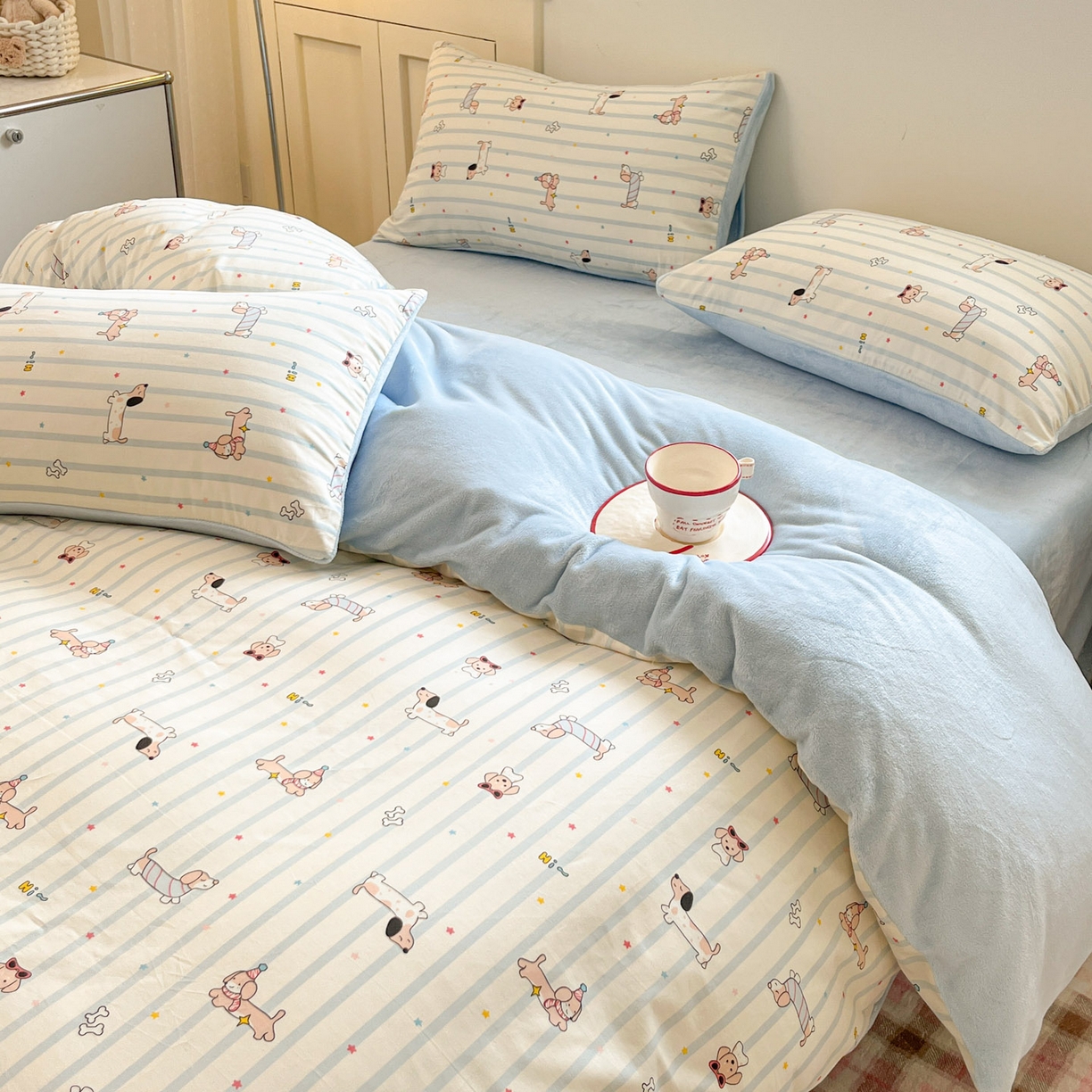 91家纺网 家纺一手货源 找家纺 麦伦家居 2025秋冬新款多功能床品全棉+牛奶绒印花四件套 机灵旺仔