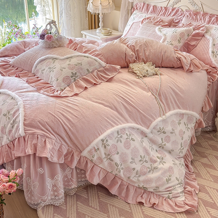 91家纺网 家纺一手货源 找家纺 宜凡家纺 2025新款婴儿绒压花撞色双拼夹棉床裙四件套 床裙款-花曦