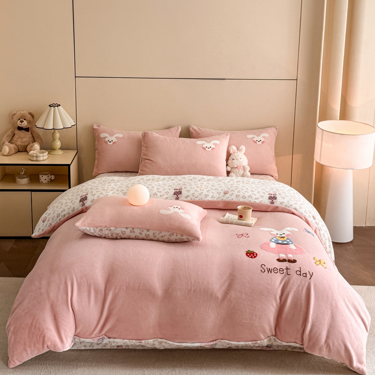 博纳家纺 2025新款200克毛巾绣印花双拼加厚牛奶绒四件套 草莓兔