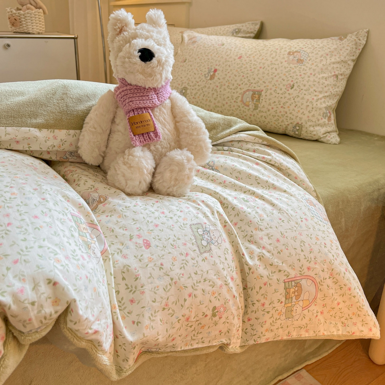 91家纺网 家纺一手货源 找家纺 麦伦家居 2025秋冬新款多功能床品全棉+牛奶绒印花四件套 快乐伙伴