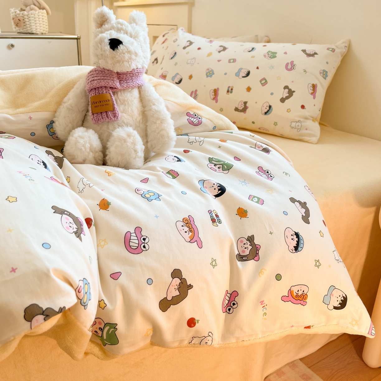 91家纺网 家纺一手货源 找家纺 麦伦家居 2025秋冬新款多功能床品全棉+牛奶绒印花四件套 蜡笔新