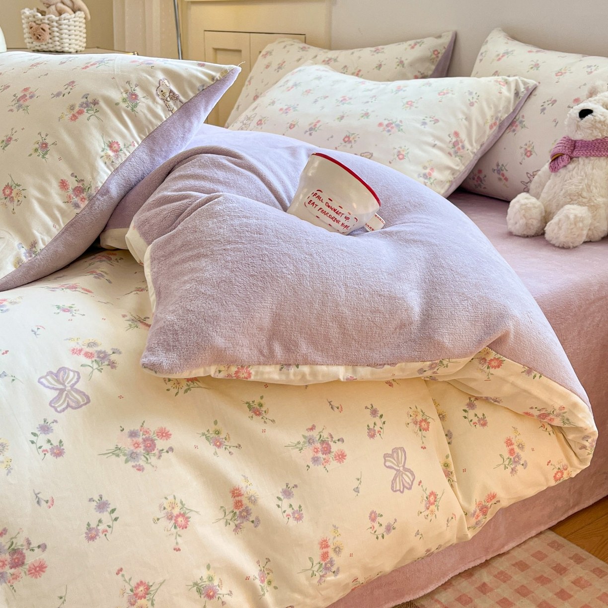 91家纺网 家纺一手货源 找家纺 麦伦家居 2025秋冬新款多功能床品全棉+牛奶绒印花四件套 萝莉兔