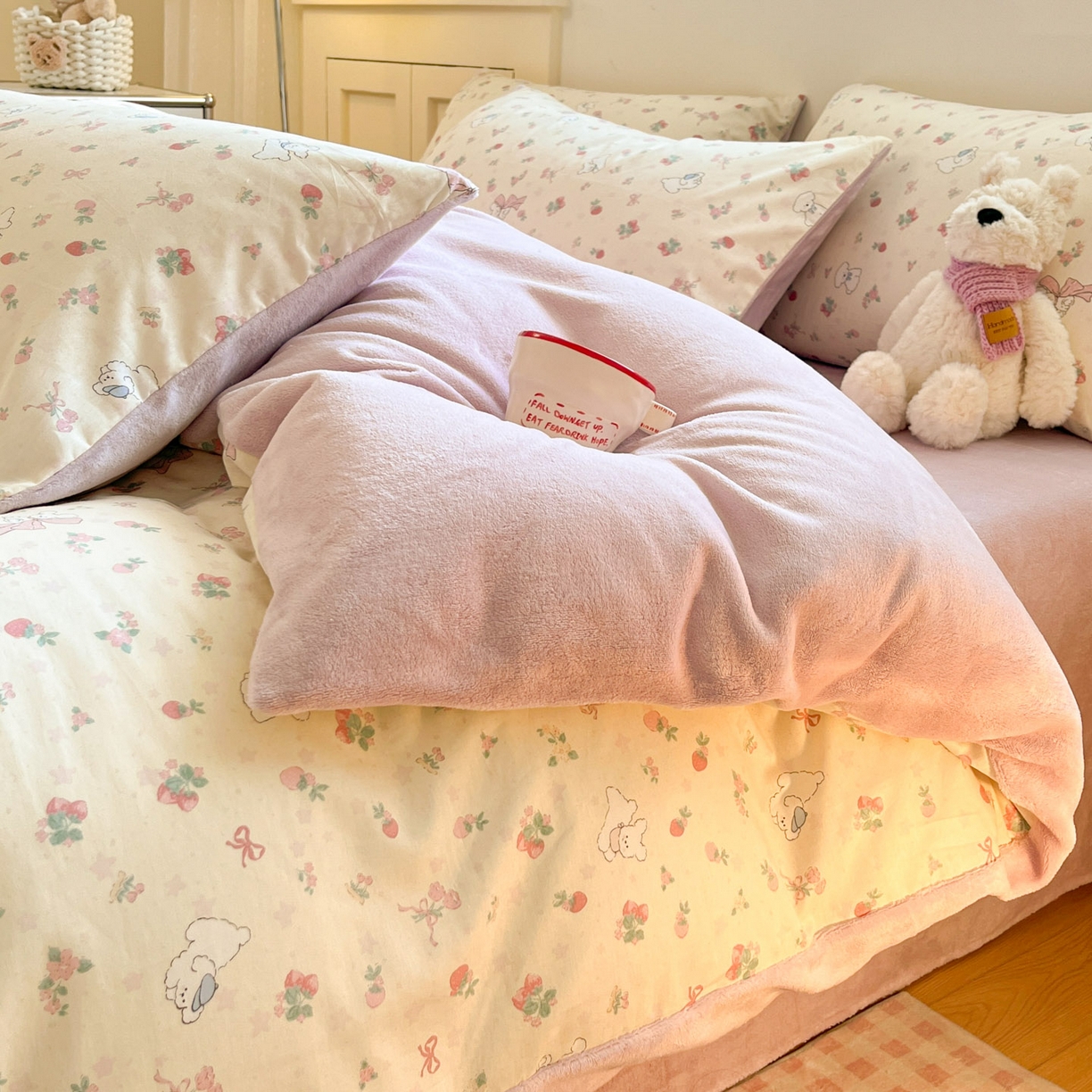 91家纺网 家纺一手货源 找家纺 麦伦家居 2025秋冬新款多功能床品全棉+牛奶绒印花四件套 莓莓庄园