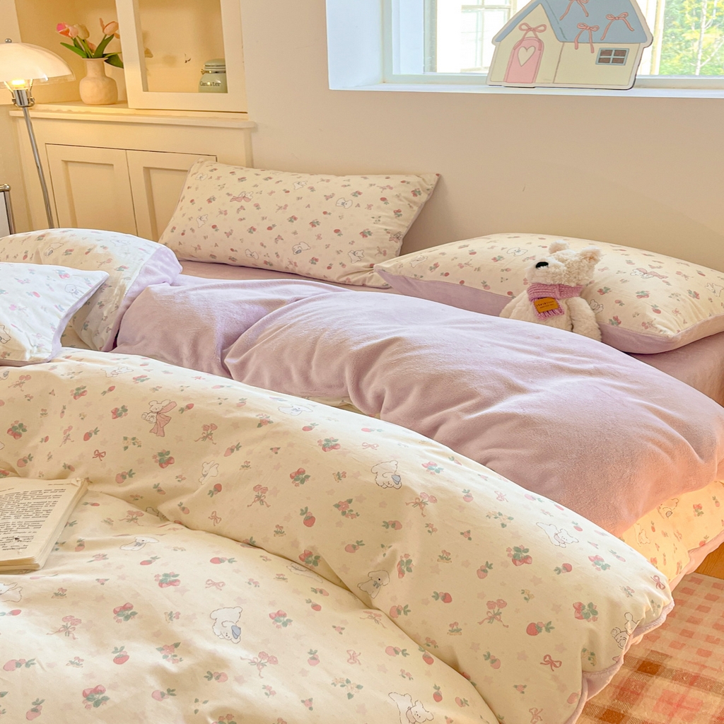91家纺网 家纺一手货源 找家纺 麦伦家居 2025秋冬新款多功能床品全棉+牛奶绒印花四件套 莓莓庄园