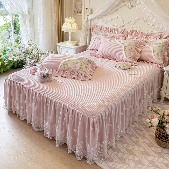 91家纺网 家纺一手货源 找家纺 宜凡家纺 2025新款婴儿绒压花撞色双拼夹棉床裙四件套 床裙款-锦韵