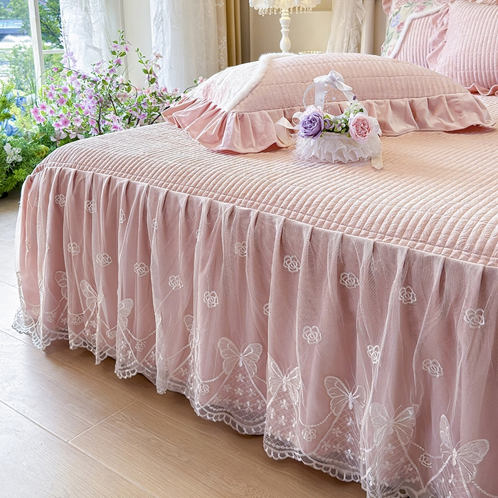 91家纺网 家纺一手货源 找家纺 宜凡家纺 2025新款婴儿绒压花撞色双拼夹棉床裙四件套 床裙款-锦韵