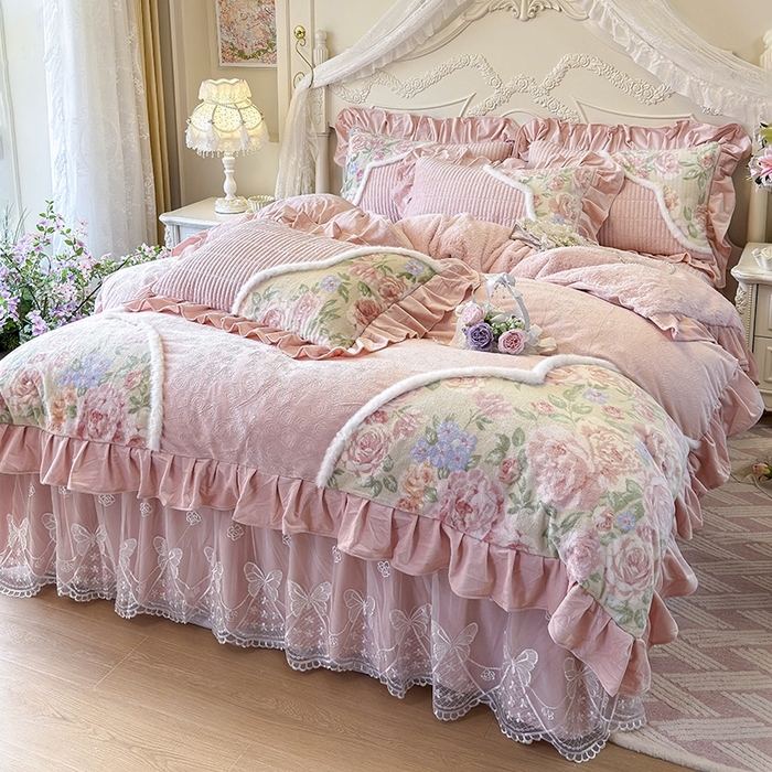 91家纺网 家纺一手货源 找家纺 宜凡家纺 2025新款婴儿绒压花撞色双拼夹棉床裙四件套 床裙款-锦韵