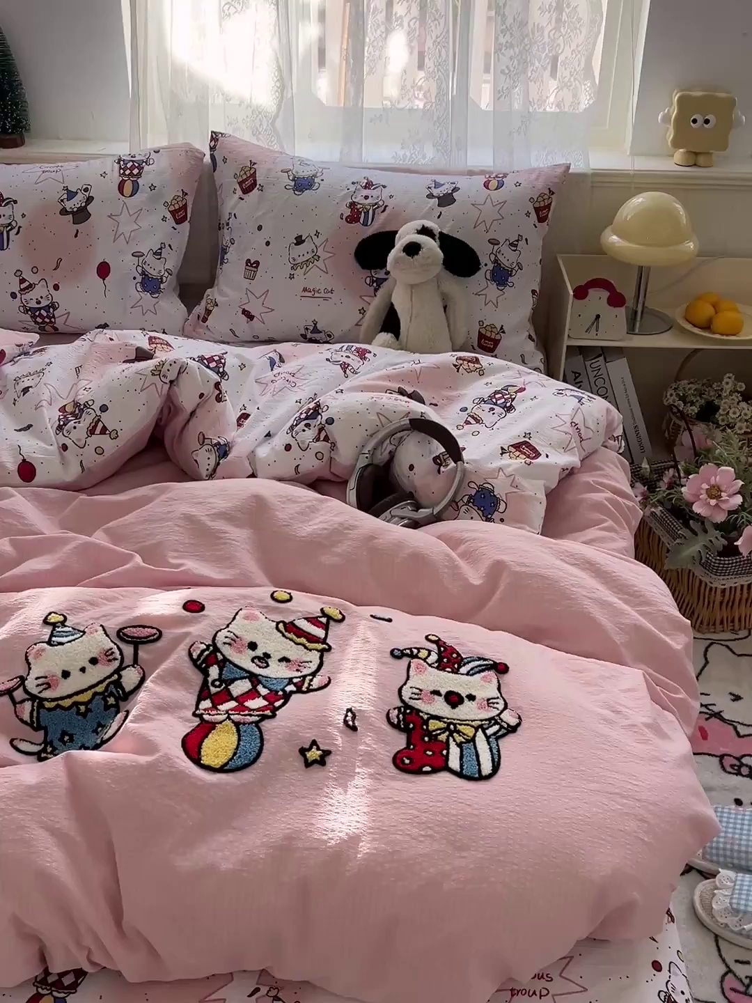 91家纺网 家纺一手货源 找家纺 花伞家居 2025新款毛巾绣印花双层纱四件套（提供买家秀） 表演的猫