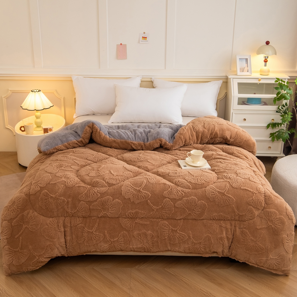 91家纺网 家纺一手货源 找家纺 （总）畅销被业 2025新款塔芙绒羊羔绒提花冬被子被芯-小银杏叶系列