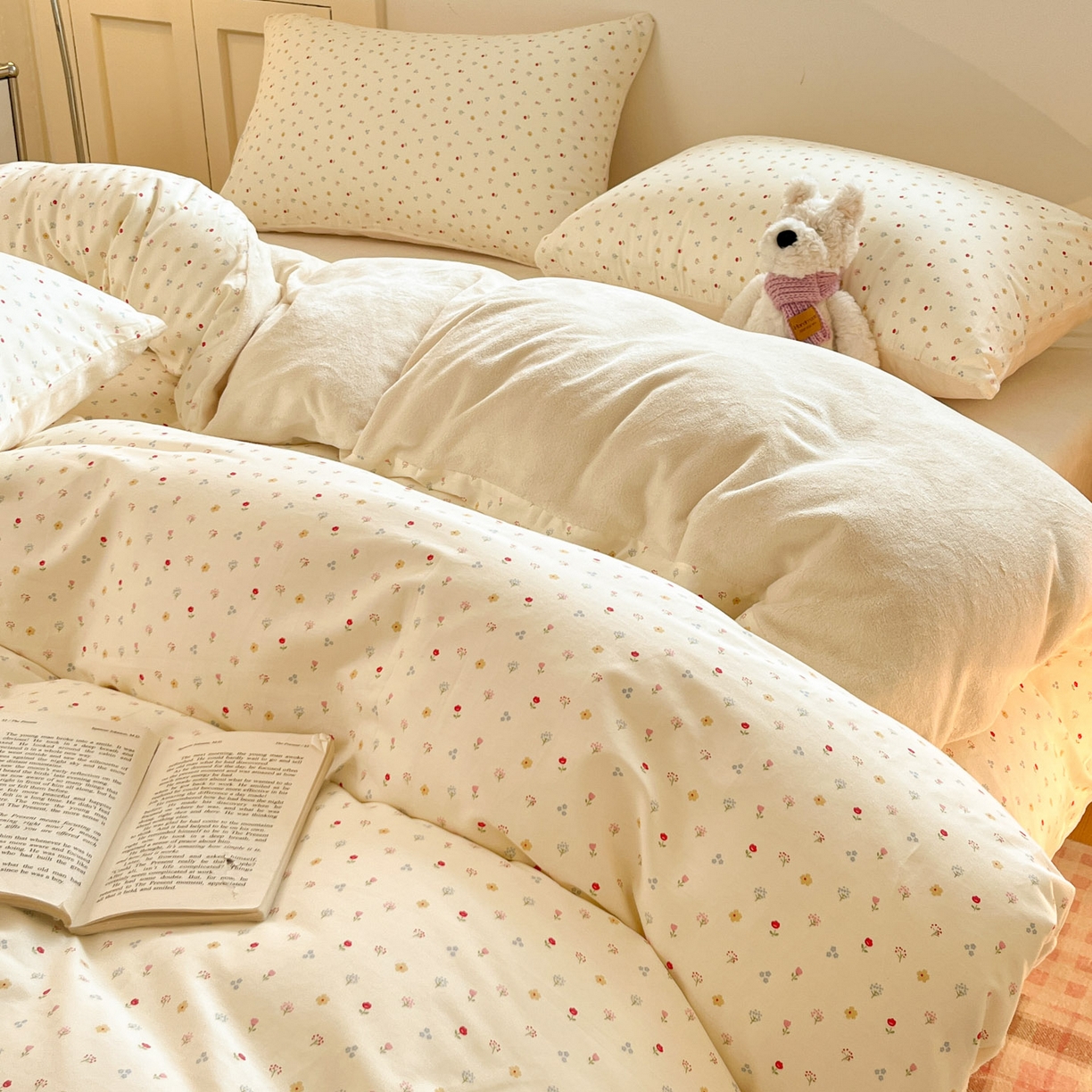 91家纺网 家纺一手货源 找家纺 麦伦家居 2025秋冬新款多功能床品全棉+牛奶绒印花四件套 奶油小花