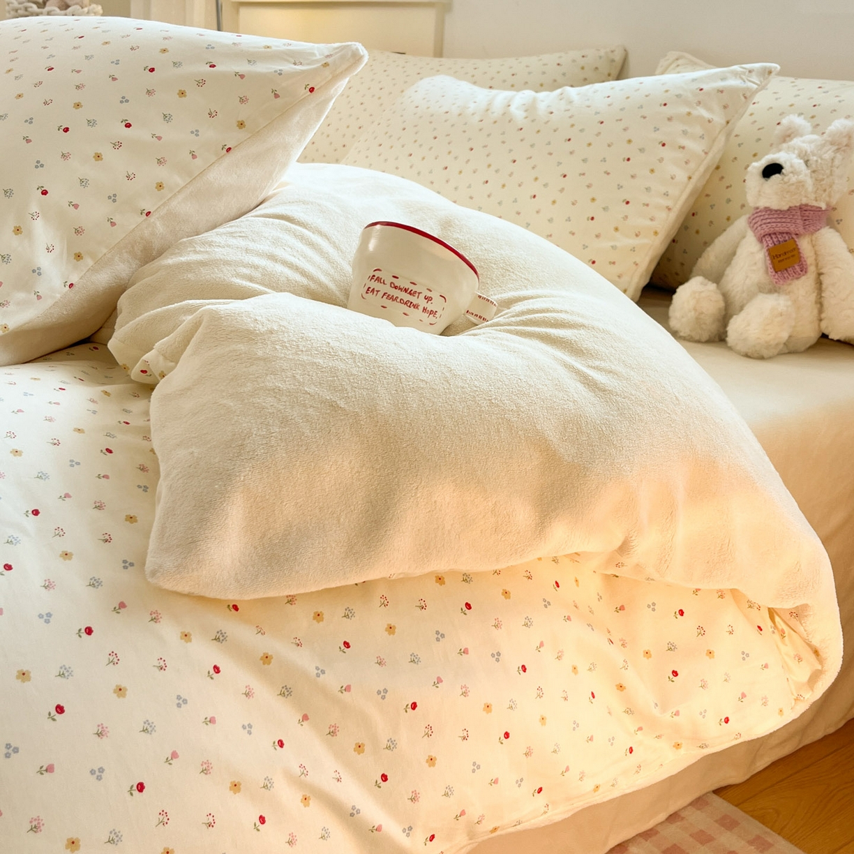 91家纺网 家纺一手货源 找家纺 麦伦家居 2025秋冬新款多功能床品全棉+牛奶绒印花四件套 奶油小花