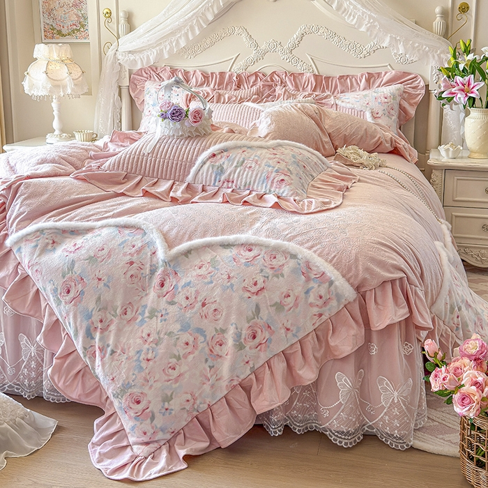 91家纺网 家纺一手货源 找家纺 宜凡家纺 2025新款婴儿绒压花撞色双拼夹棉床裙四件套 床裙款-汐月