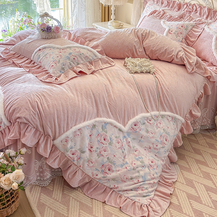 91家纺网 家纺一手货源 找家纺 宜凡家纺 2025新款婴儿绒压花撞色双拼夹棉床裙四件套 床裙款-汐月